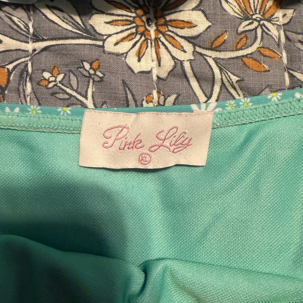 Brand new Pink Lily 2 peice high waisted swimsuit. Size xl